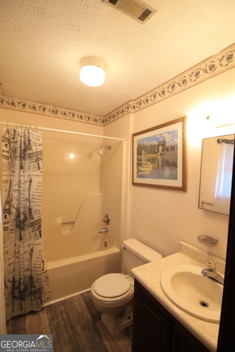 114 W 8th Street Property Photo 18