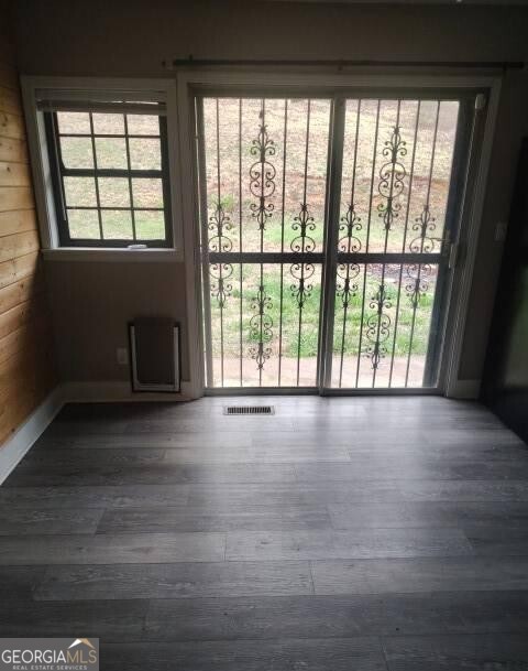 46 Mohawk Trail Property Photo 9