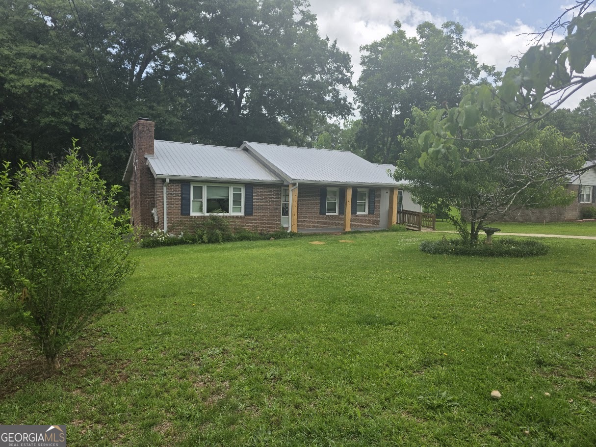 128 Hillview Drive Property Photo 1