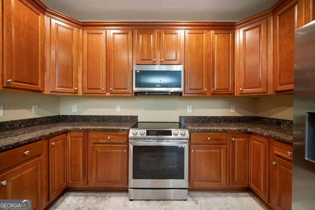 157 Highwoods Parkway Property Photo 2