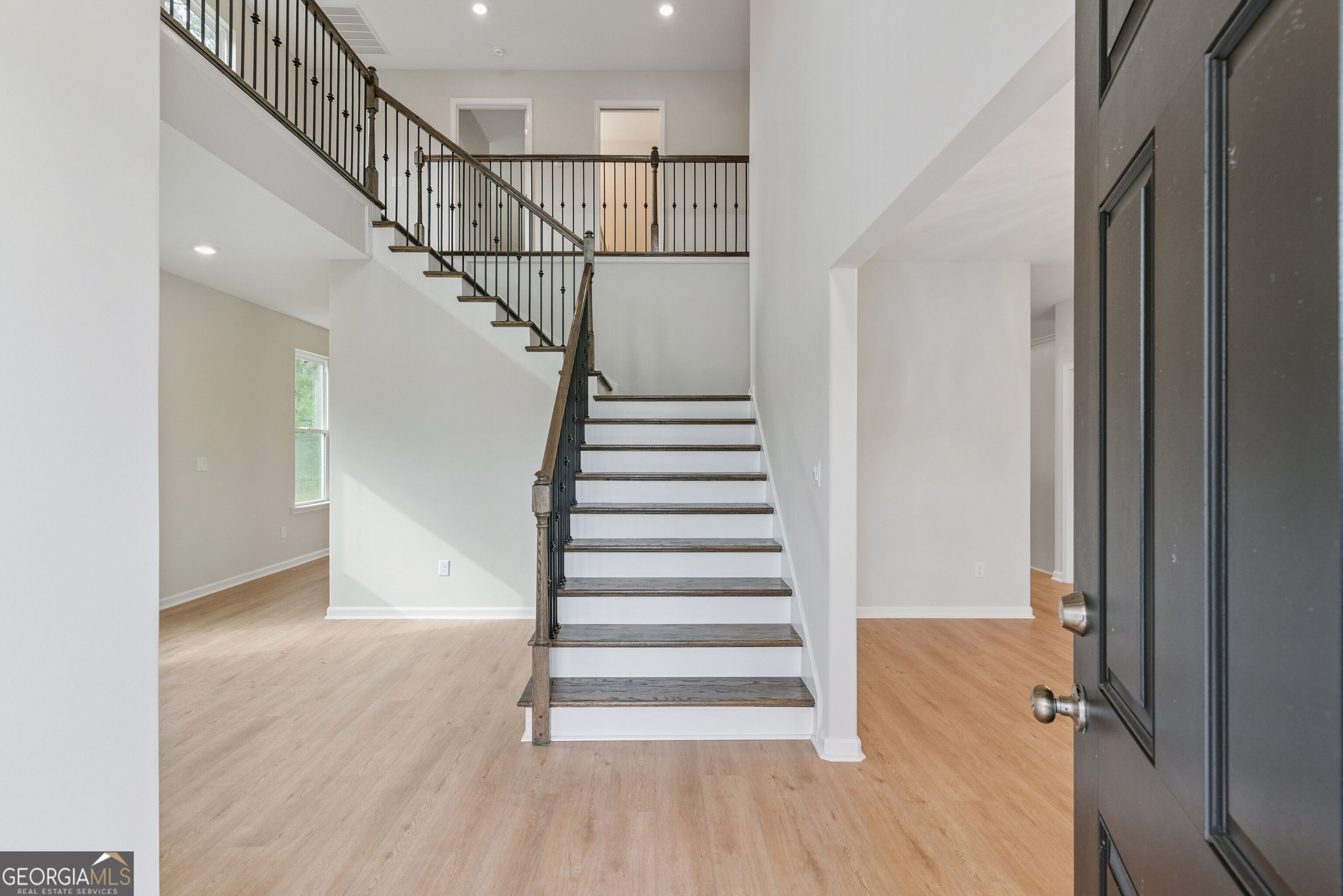 401 Yardarm Lane Property Photo 3