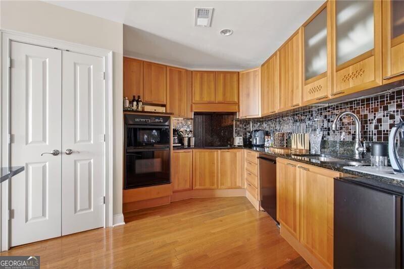 2881 Peachtree Road Ne # 1102 Property Photo 14