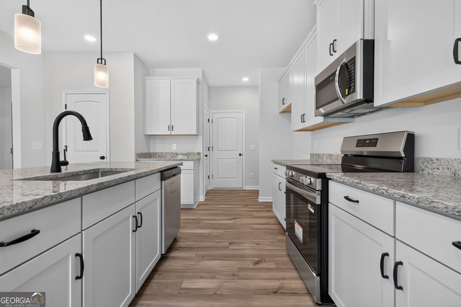 106 Shire Loop Property Photo 9