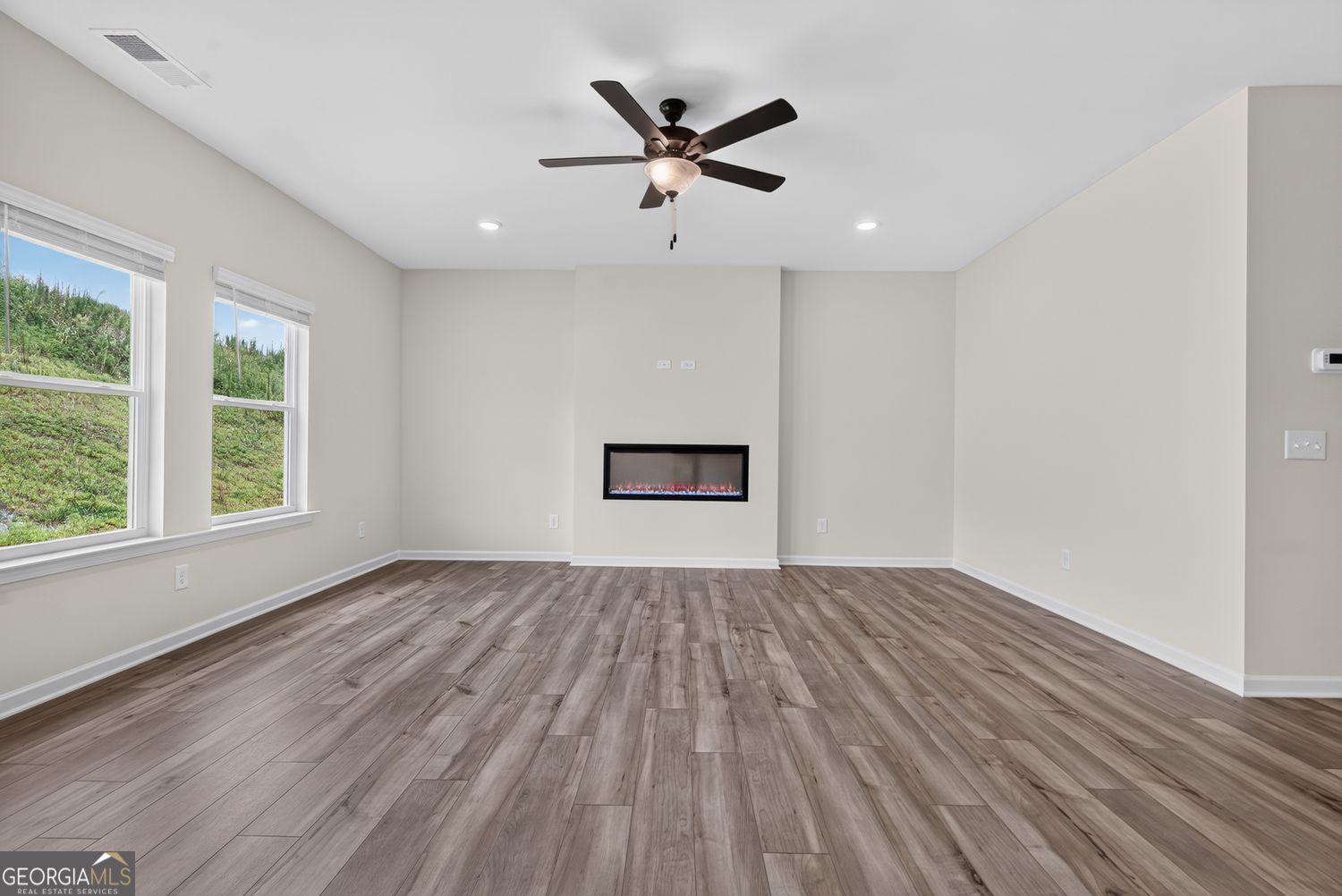 106 Shire Loop Property Photo 10