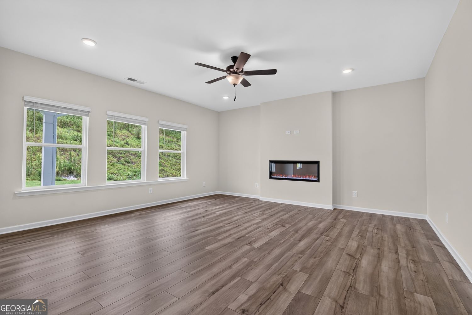 106 Shire Loop Property Photo 11