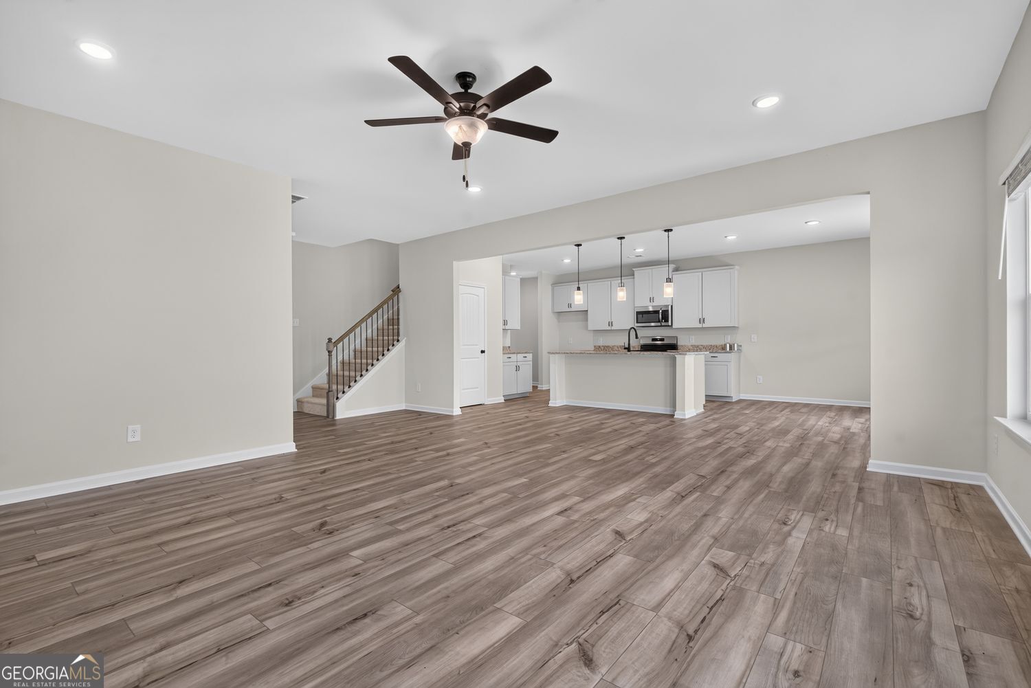 106 Shire Loop Property Photo 13