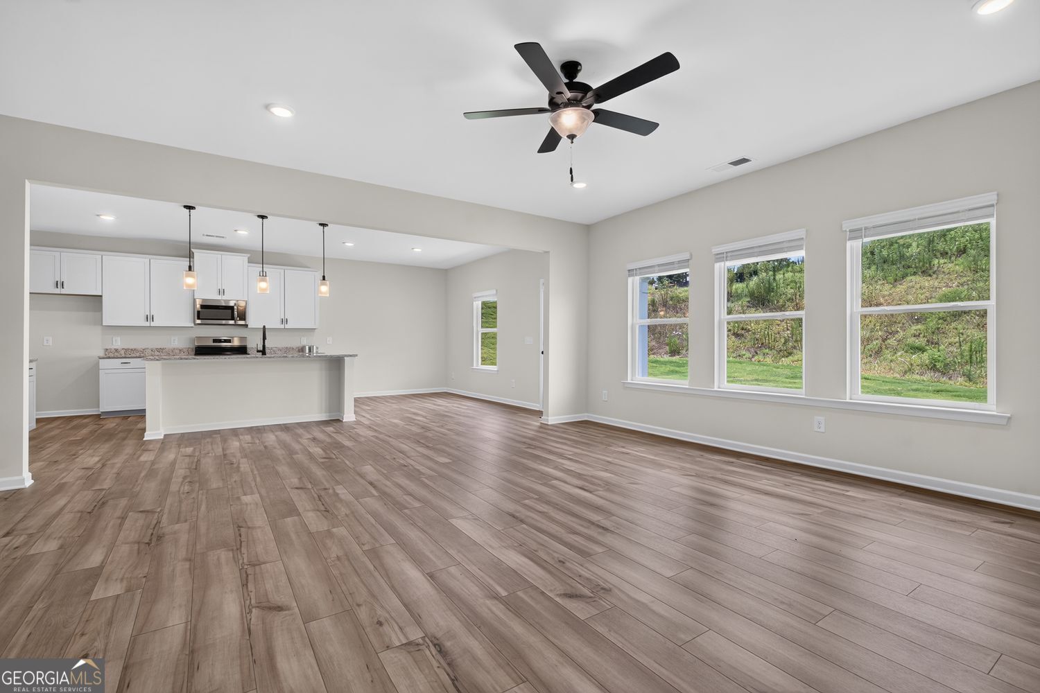 106 Shire Loop Property Photo 14