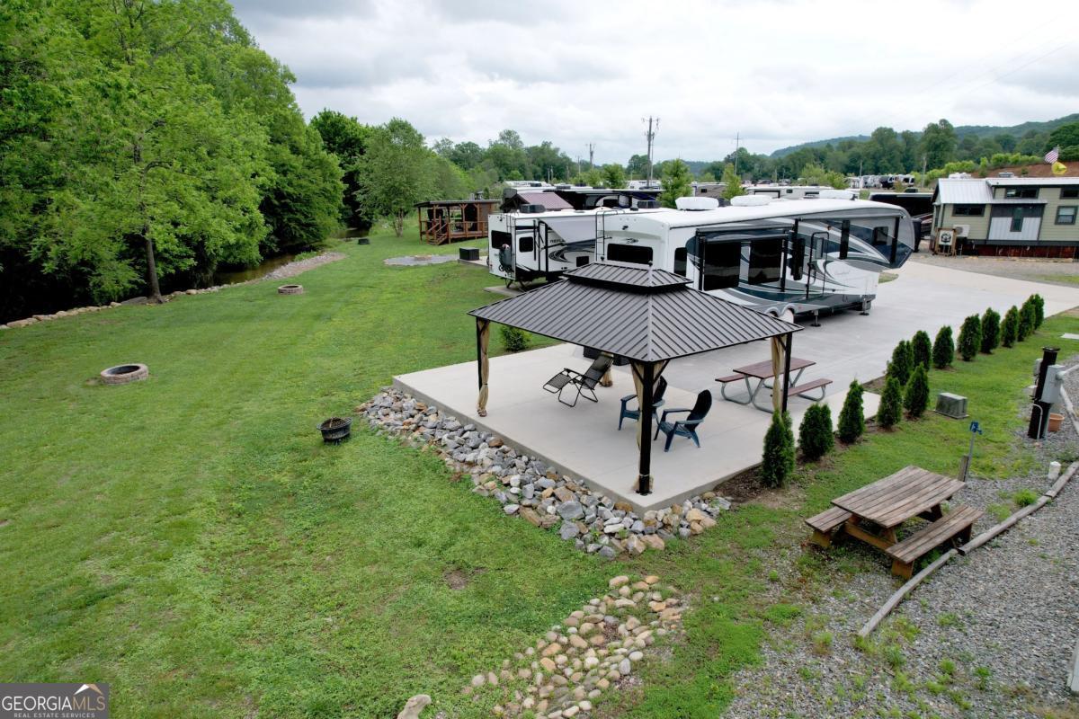 103 Mountain Meadows Drive Property Photo 3