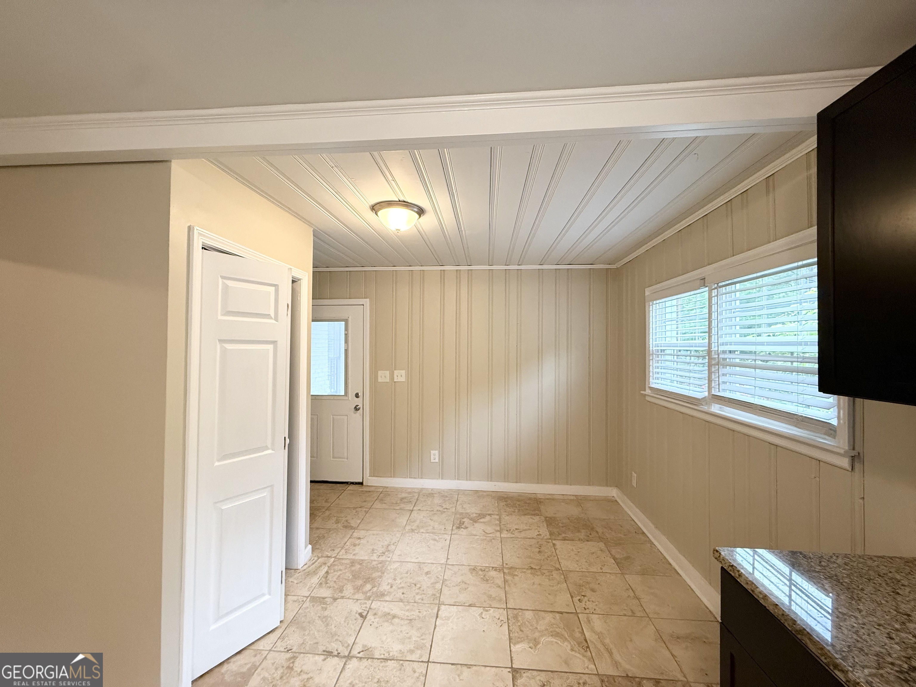 2487 Sylvan Road Property Photo 10
