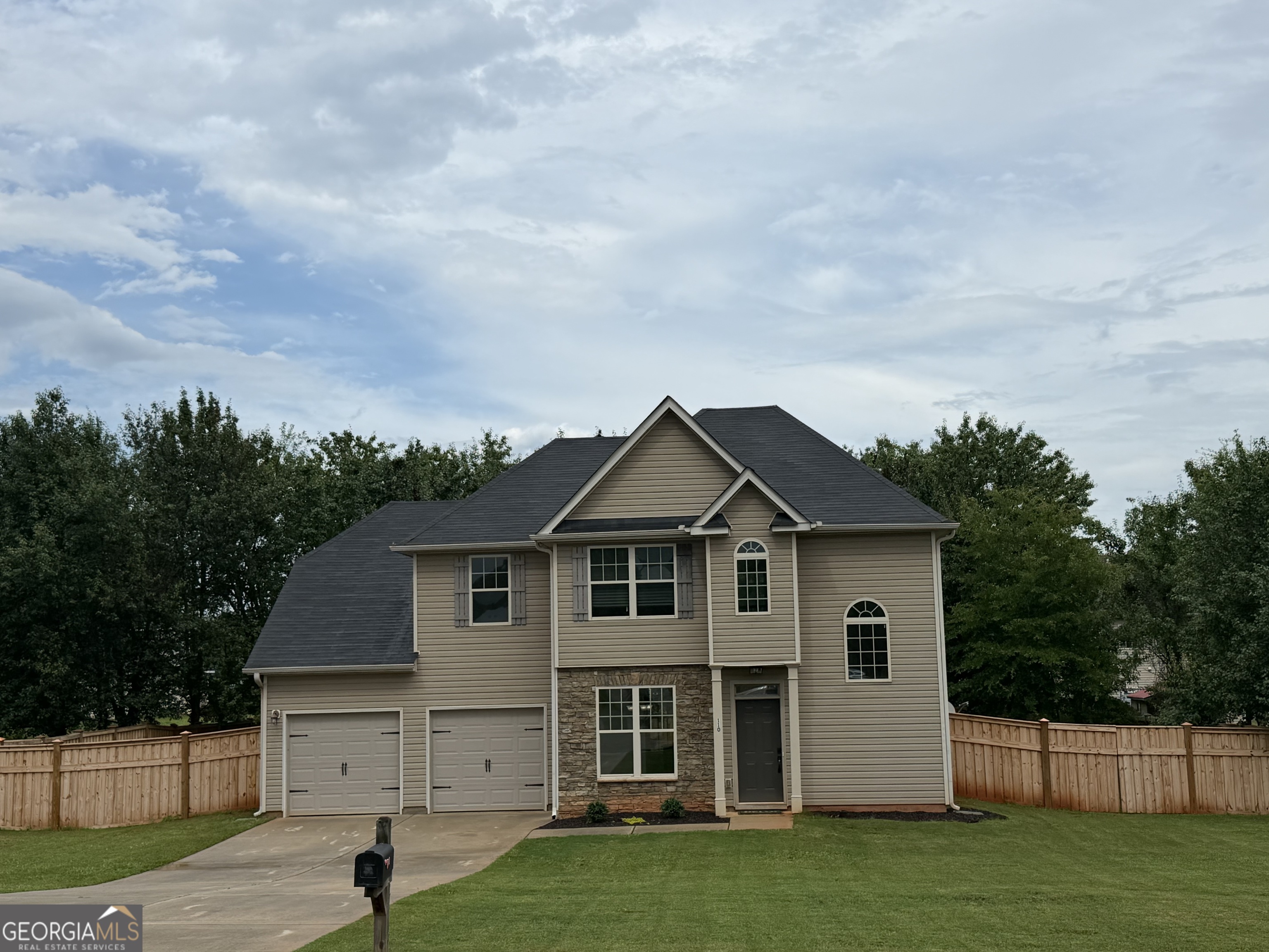 110 Stonebriar Boulevard Property Photo 1
