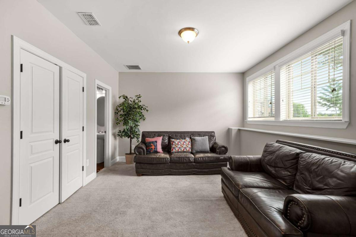 4405 Donahue Avenue Property Photo 23