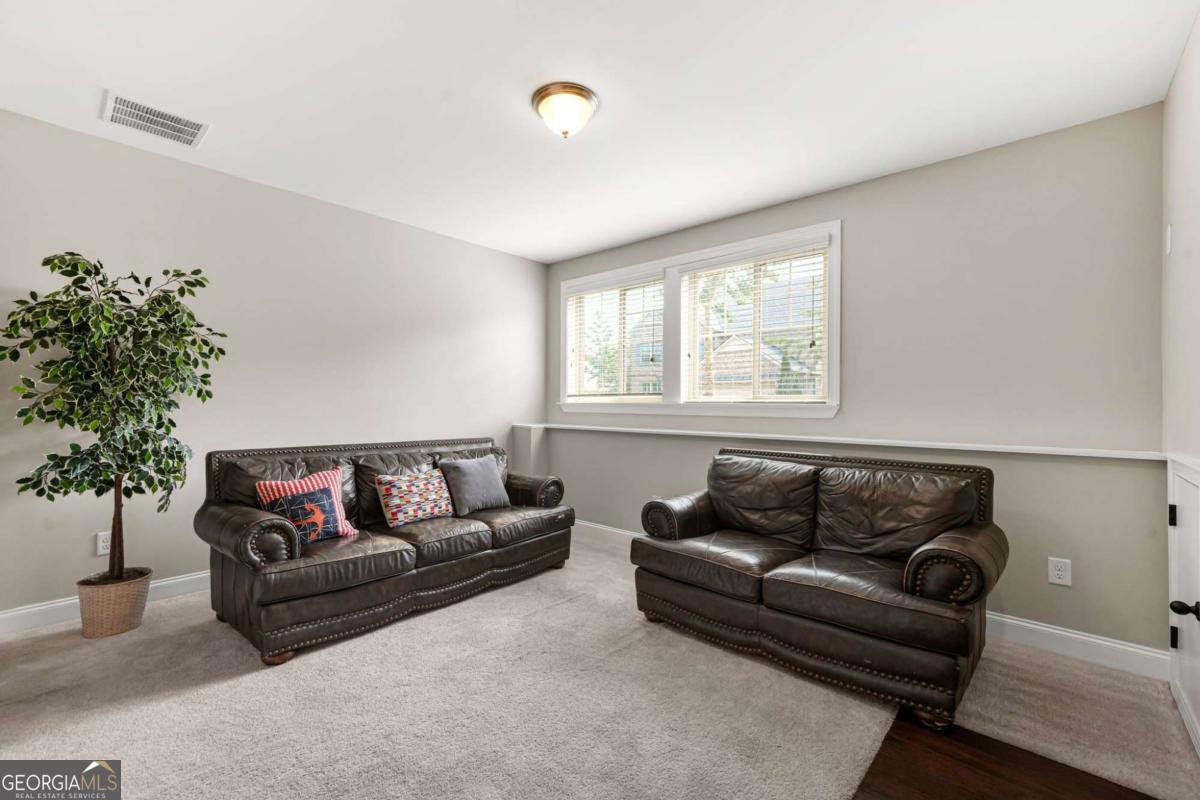 4405 Donahue Avenue Property Photo 24