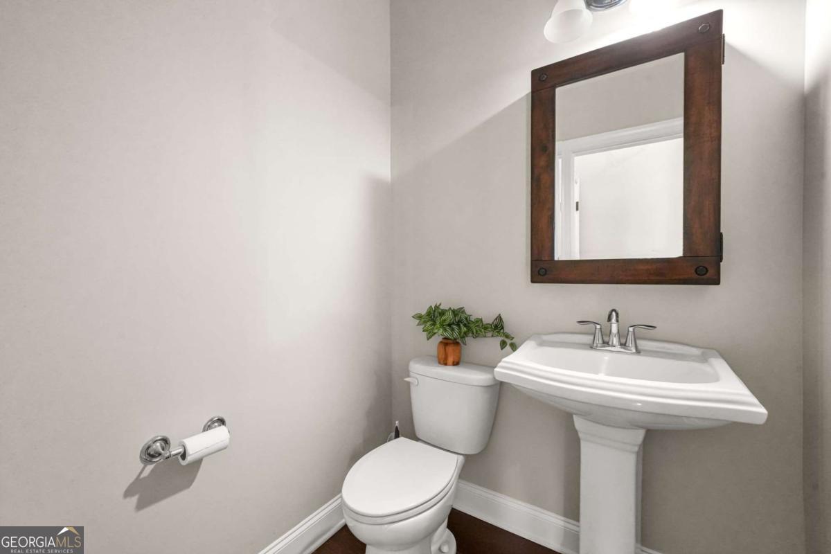 4405 Donahue Avenue Property Photo 33