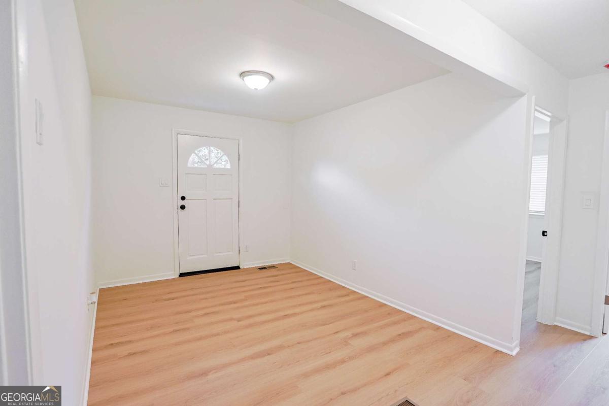 252 Whitworth Drive Sw Property Photo 2