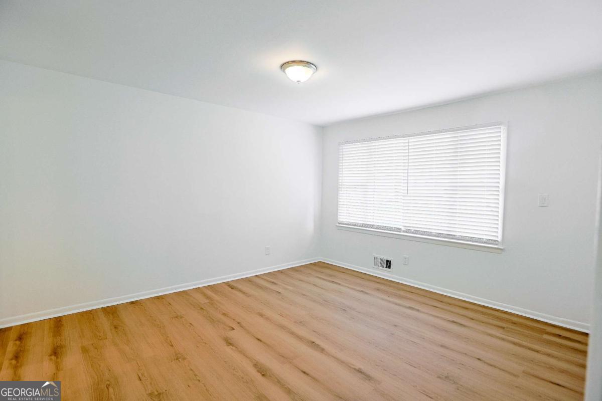 252 Whitworth Drive Sw Property Photo 7