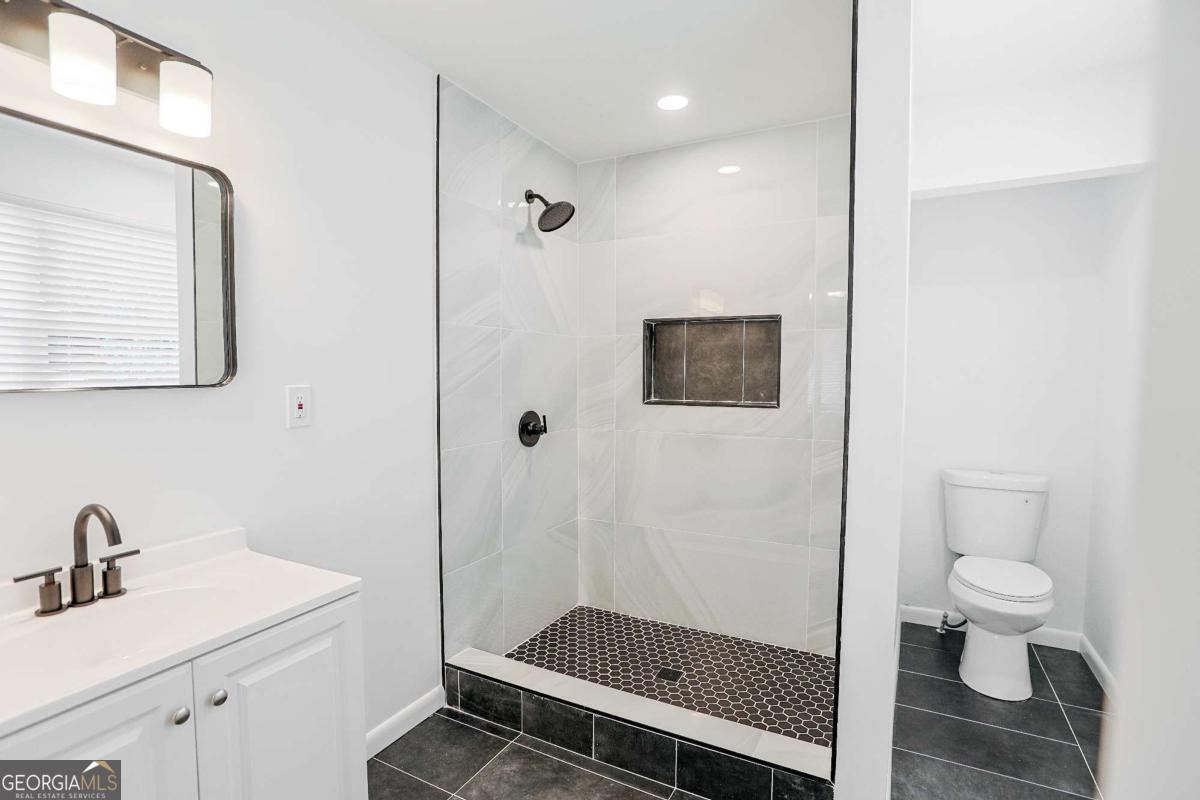 252 Whitworth Drive Sw Property Photo 9