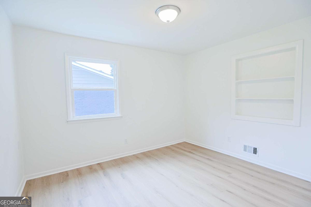 252 Whitworth Drive Sw Property Photo 10
