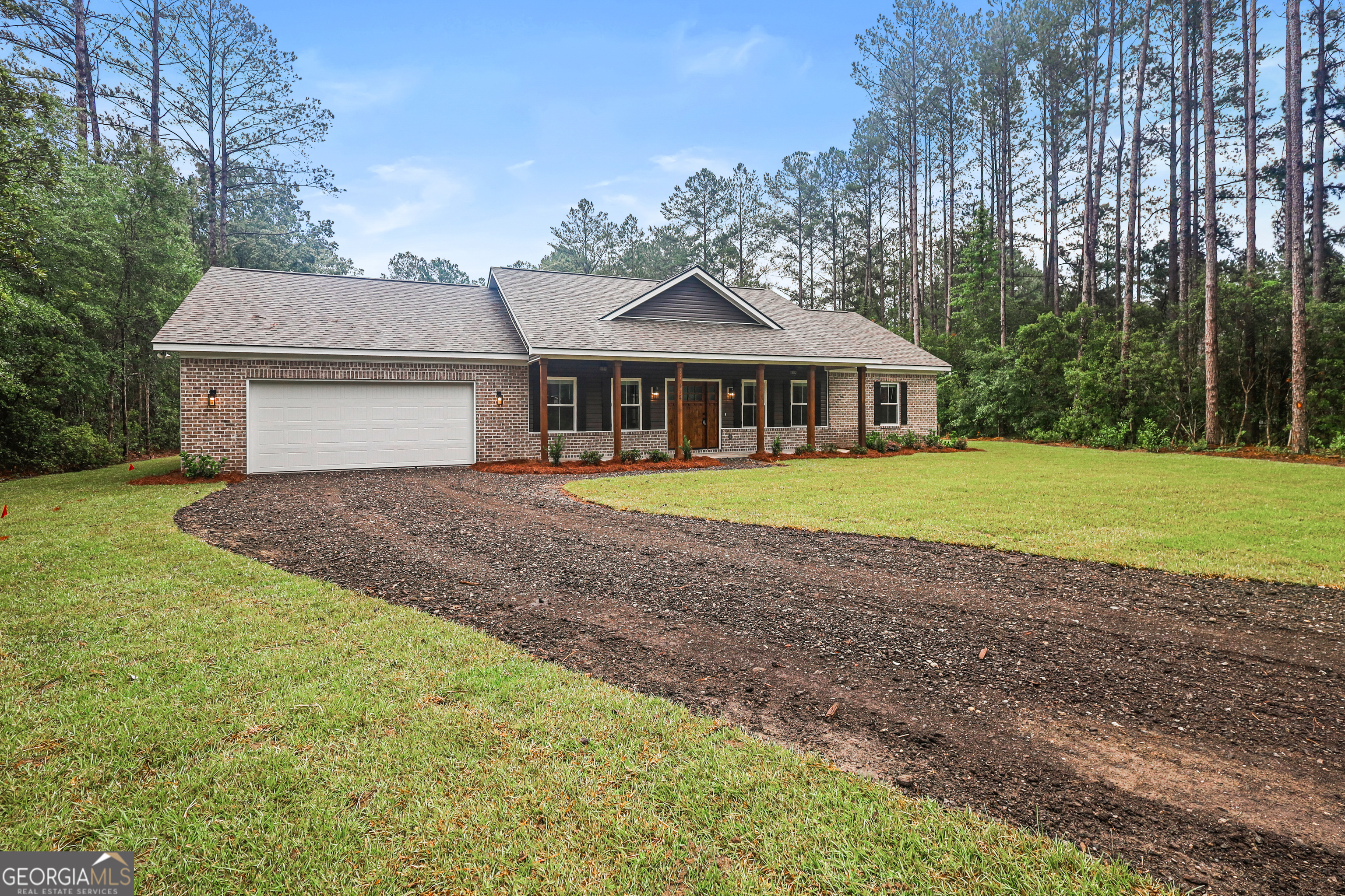 112 Dixie Drive Property Photo 3