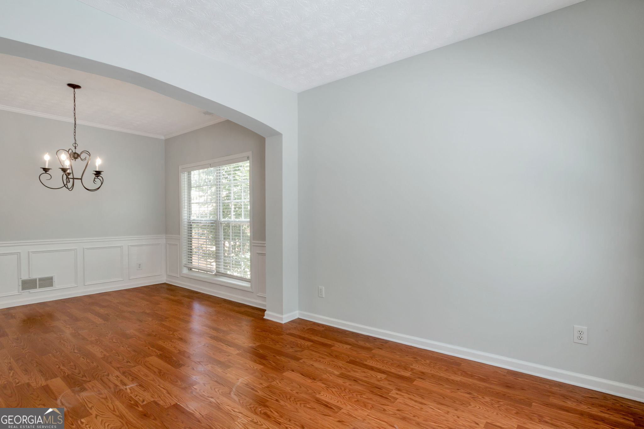 290 Clairidge Drive Property Photo 3