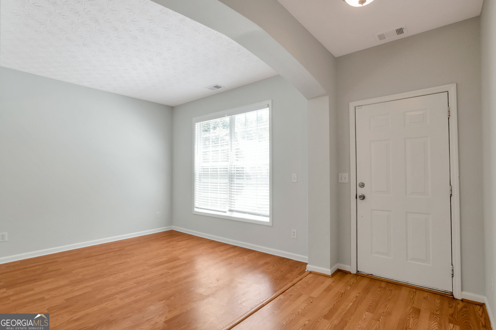290 Clairidge Drive Property Photo 5