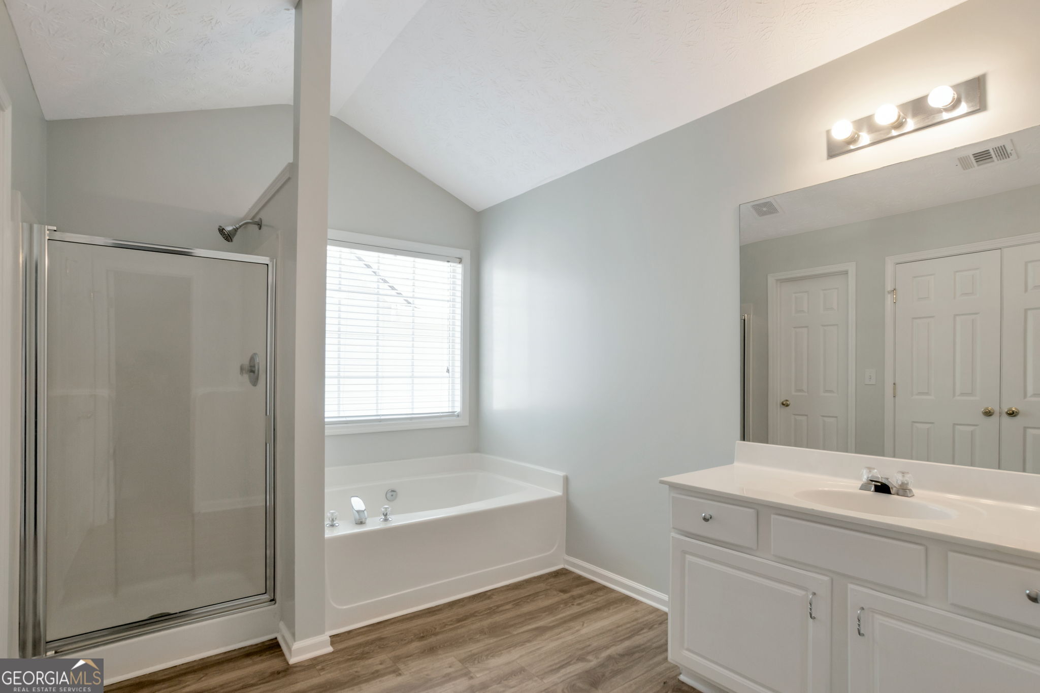 290 Clairidge Drive Property Photo 16