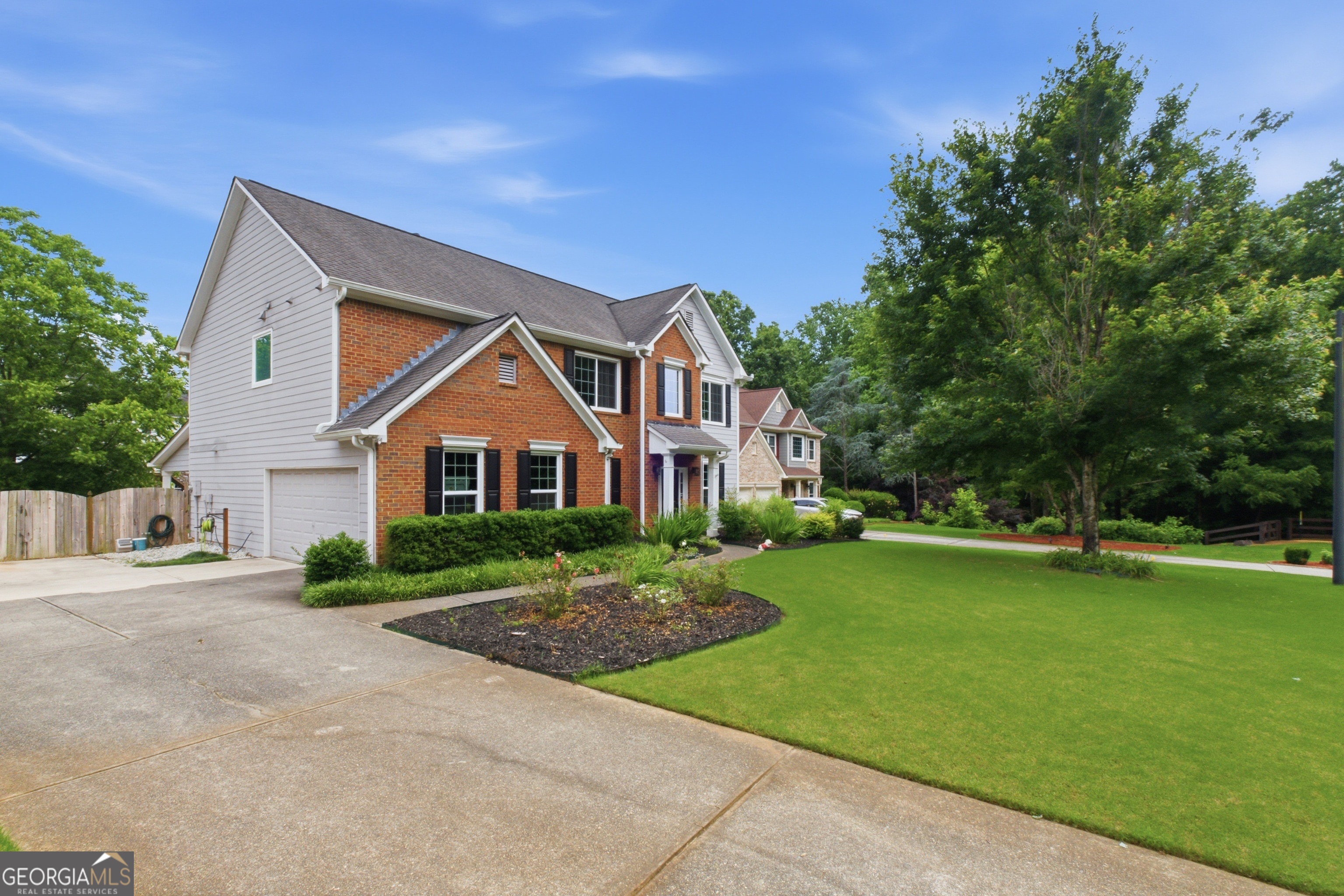 1060 Forest Creek Drive Property Photo 4