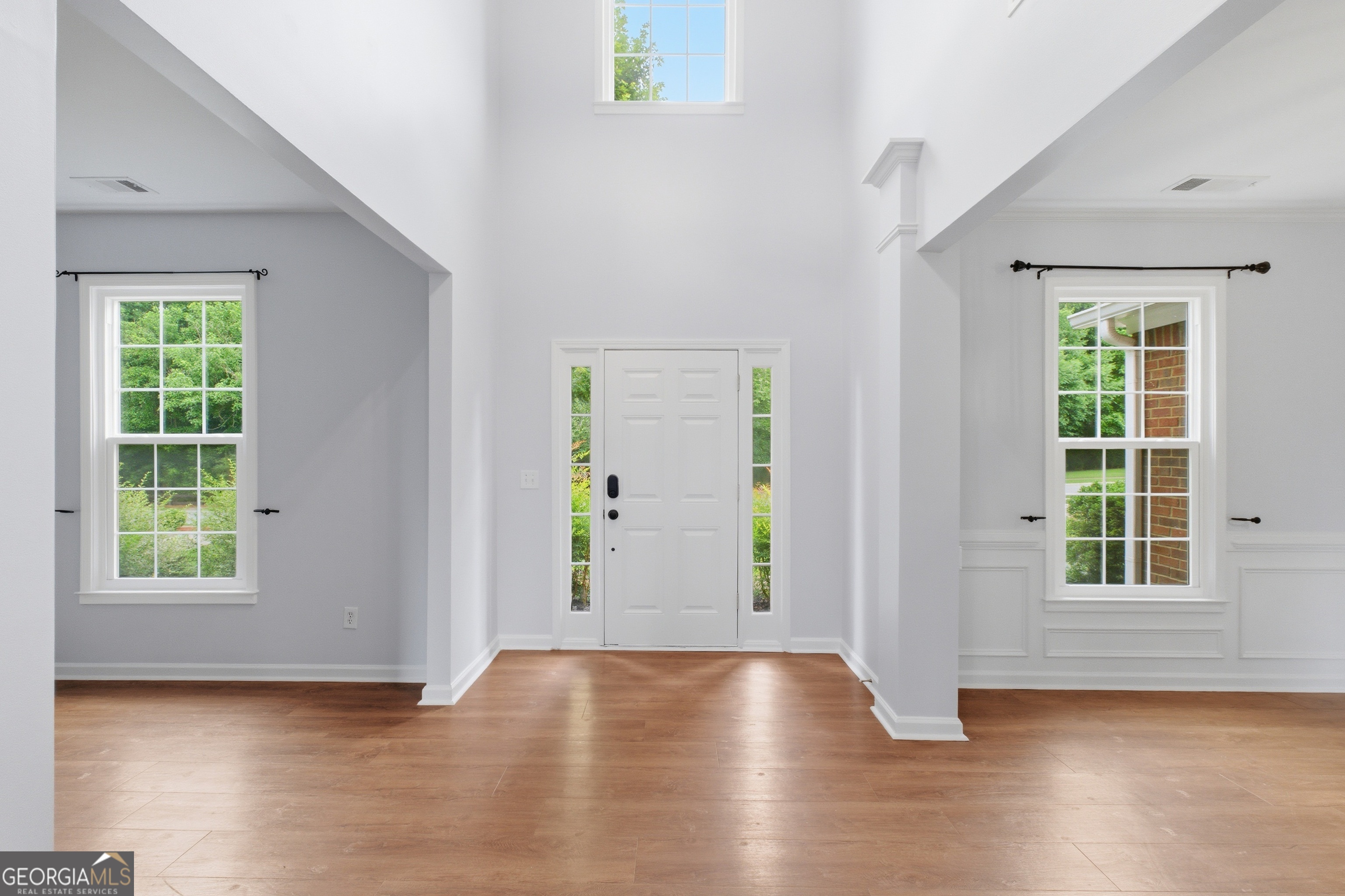 1060 Forest Creek Drive Property Photo 8