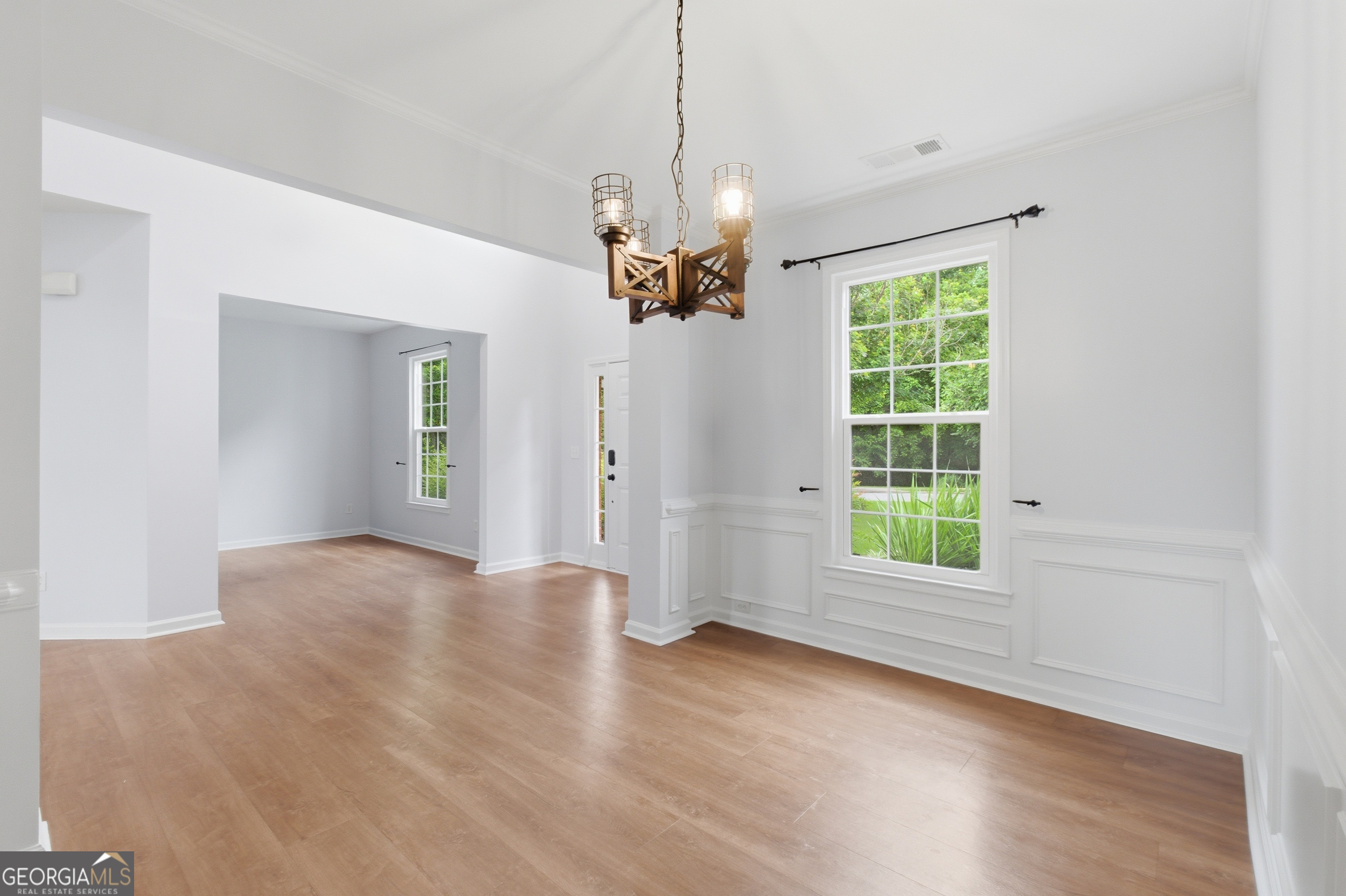 1060 Forest Creek Drive Property Photo 10