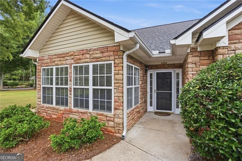 3703 Villa Springs Circle Property Photo 2