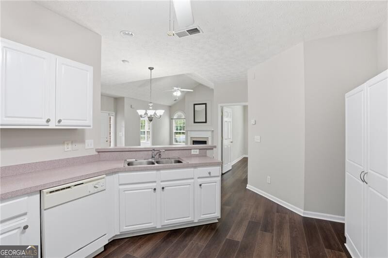3703 Villa Springs Circle Property Photo 12