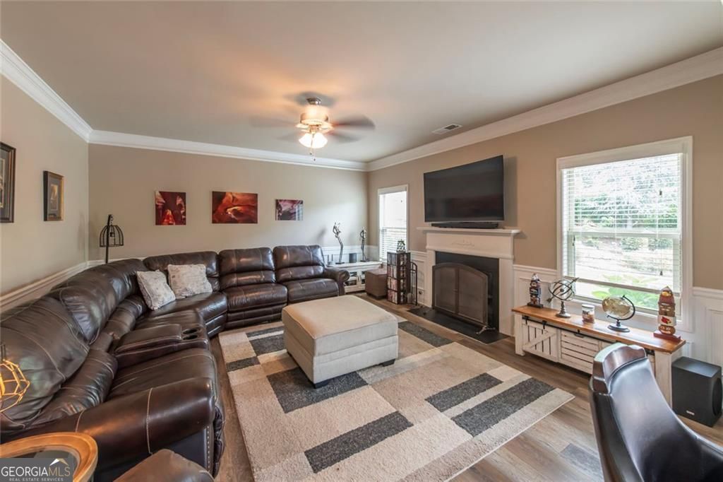 4230 Hopewell Manor Drive Property Photo 4