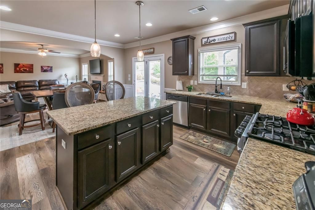 4230 Hopewell Manor Drive Property Photo 8