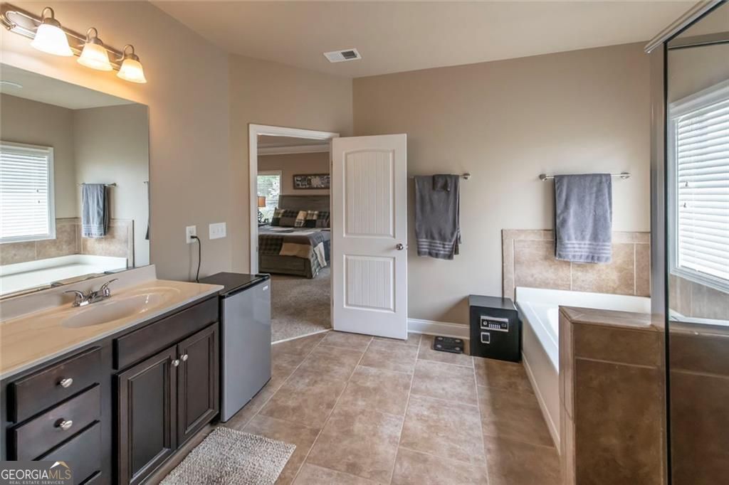 4230 Hopewell Manor Drive Property Photo 21
