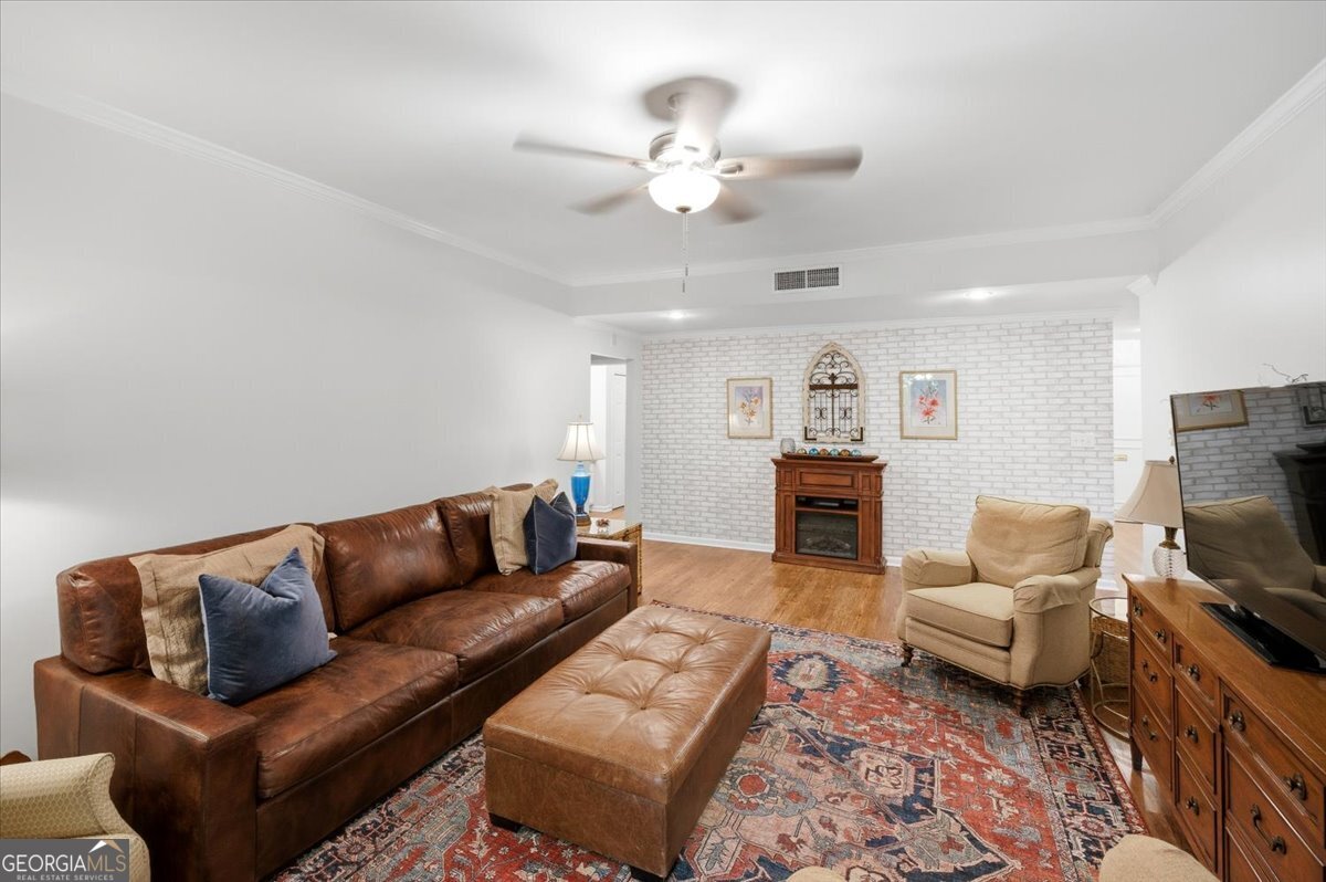 4909 Rivoli Drive # C Property Photo 7
