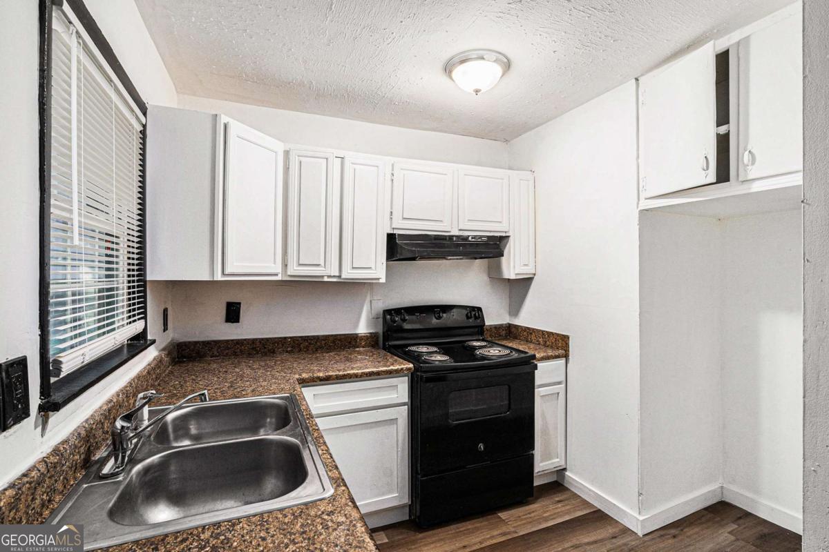 836 Bolton Road Property Photo 6
