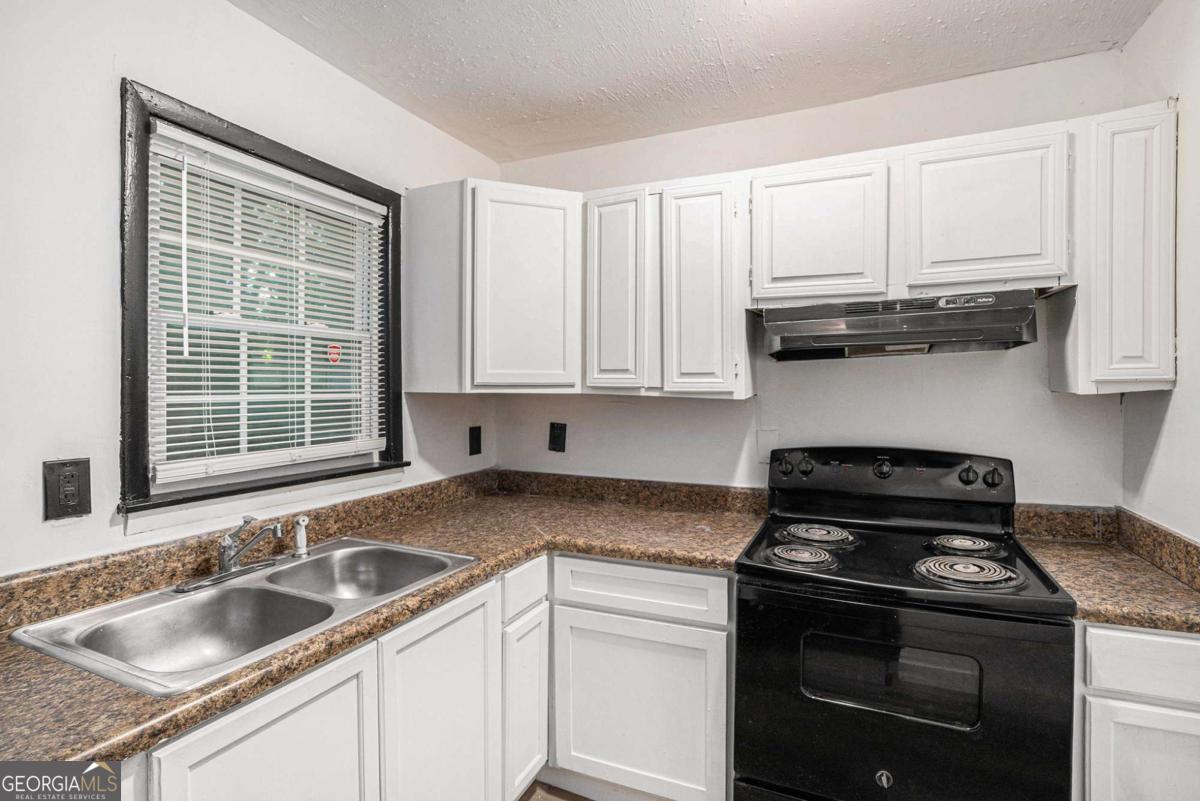 836 Bolton Road Property Photo 7