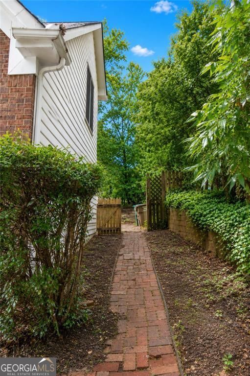 3501 Eastpines Way Property Photo 6