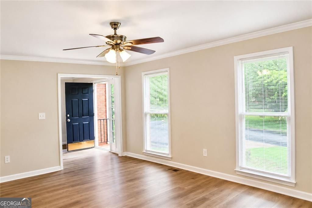 3501 Eastpines Way Property Photo 12
