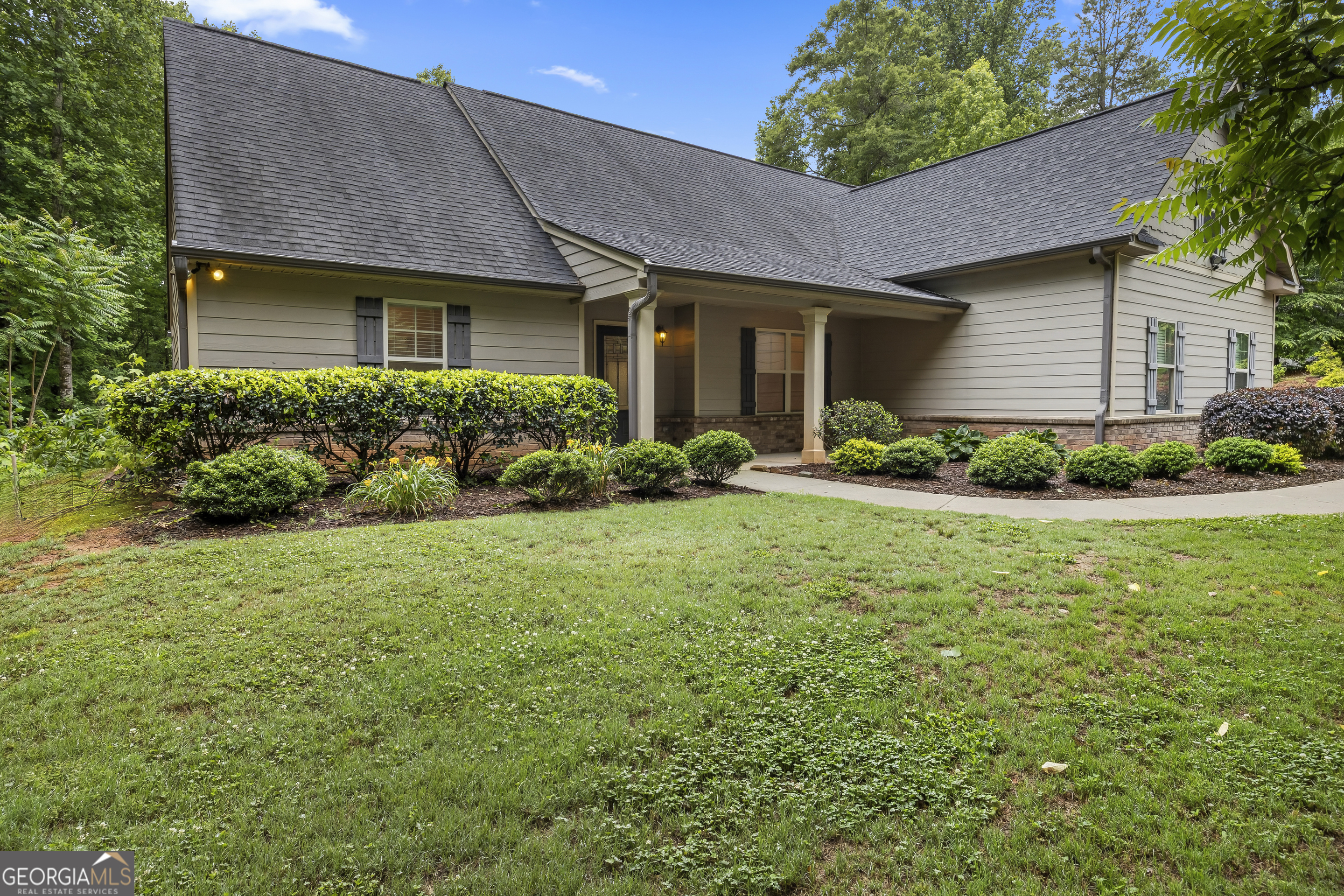 717 Oconee Lane Property Photo 1