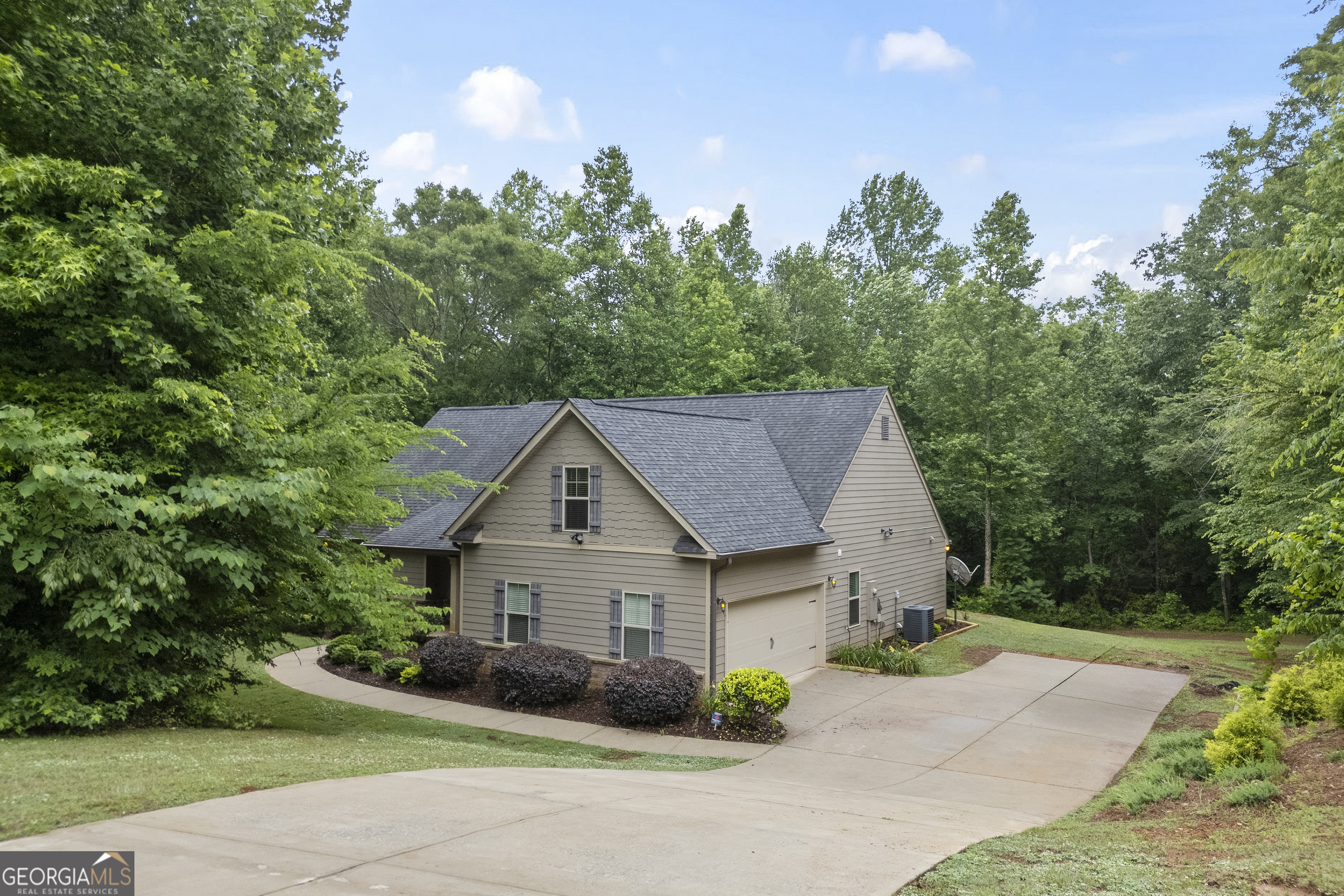 717 Oconee Lane Property Photo 5