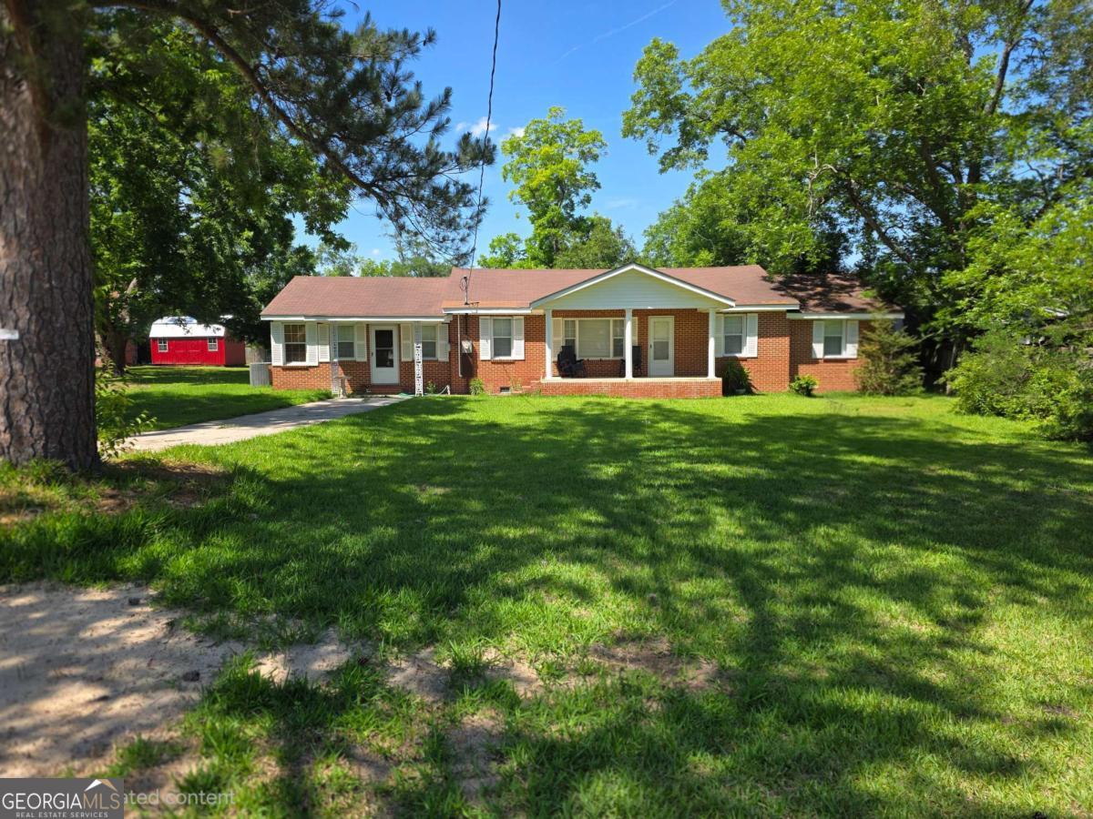 110 W Broad Property Photo 1
