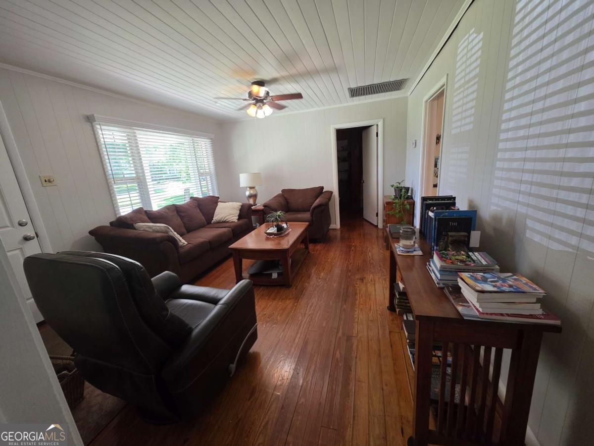 110 W Broad Property Photo 2