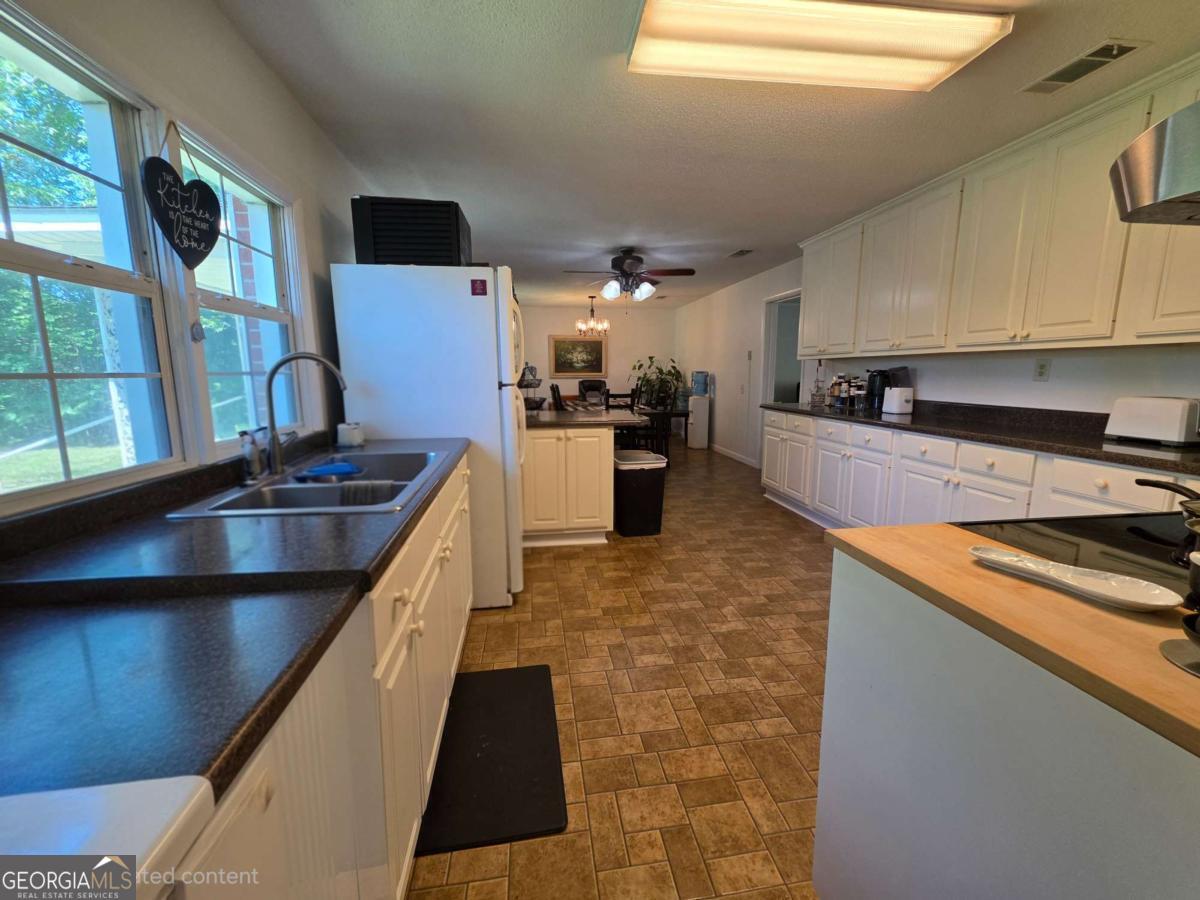 110 W Broad Property Photo 3