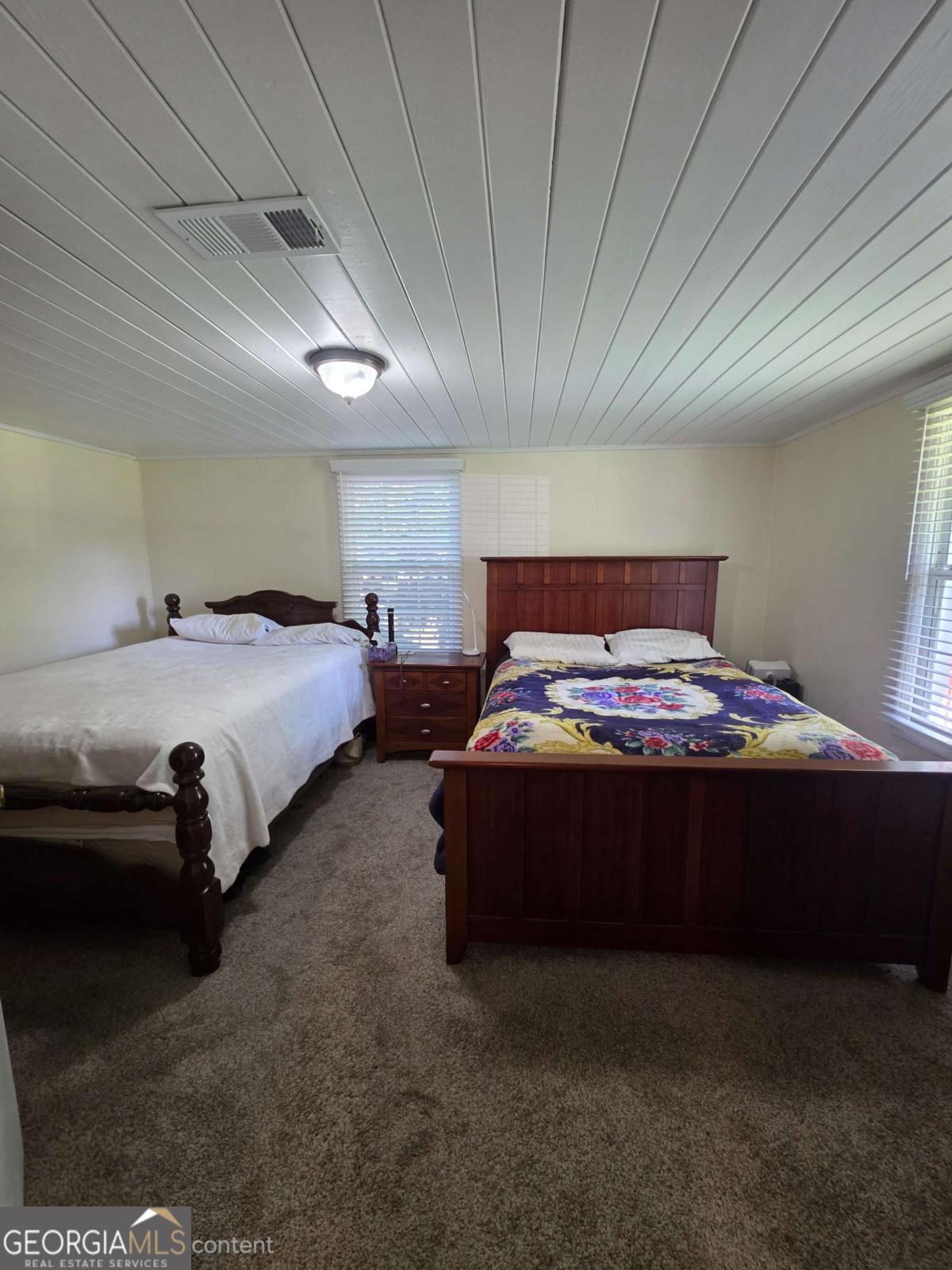 110 W Broad Property Photo 8