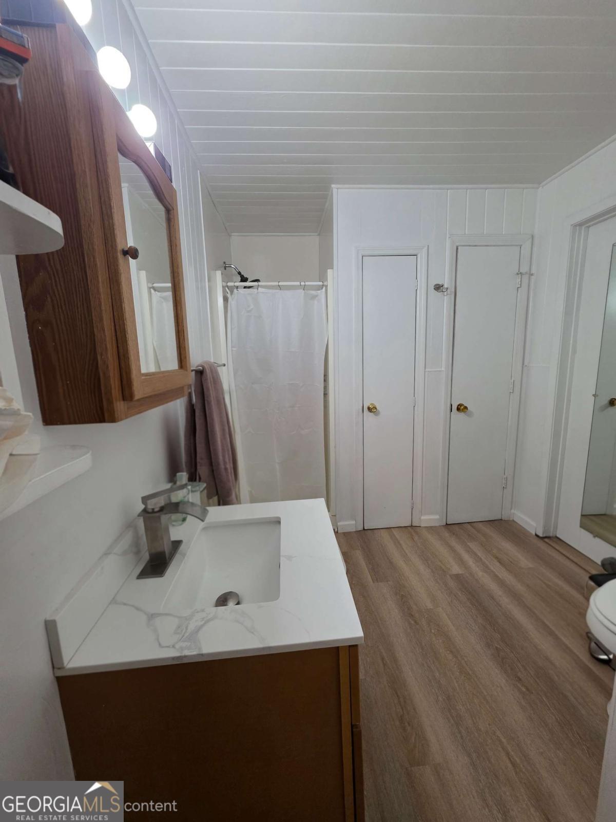 110 W Broad Property Photo 10