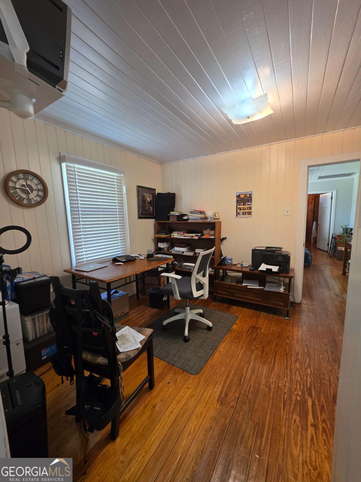 110 W Broad Property Photo 11
