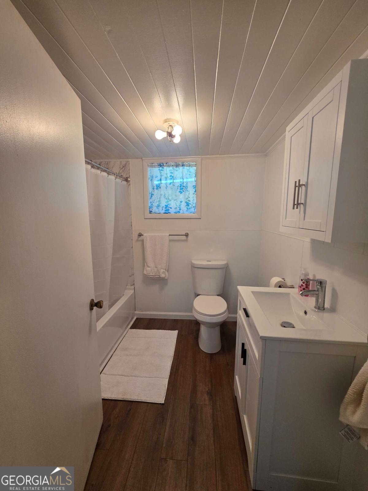 110 W Broad Property Photo 13