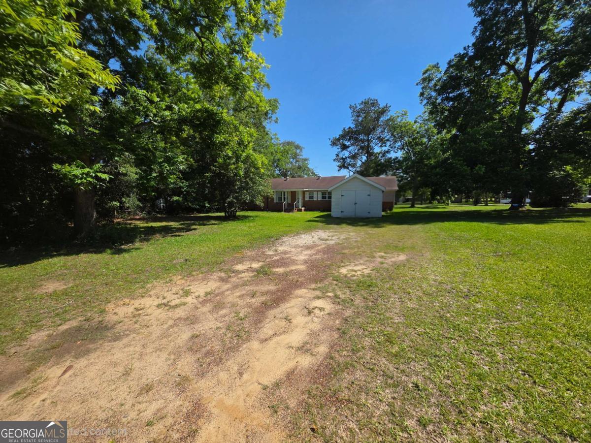 110 W Broad Property Photo 20