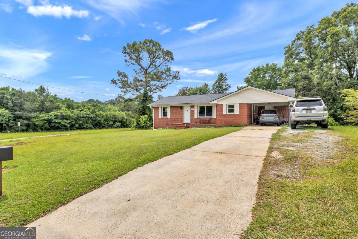 1104 Parkview Drive Property Photo 1