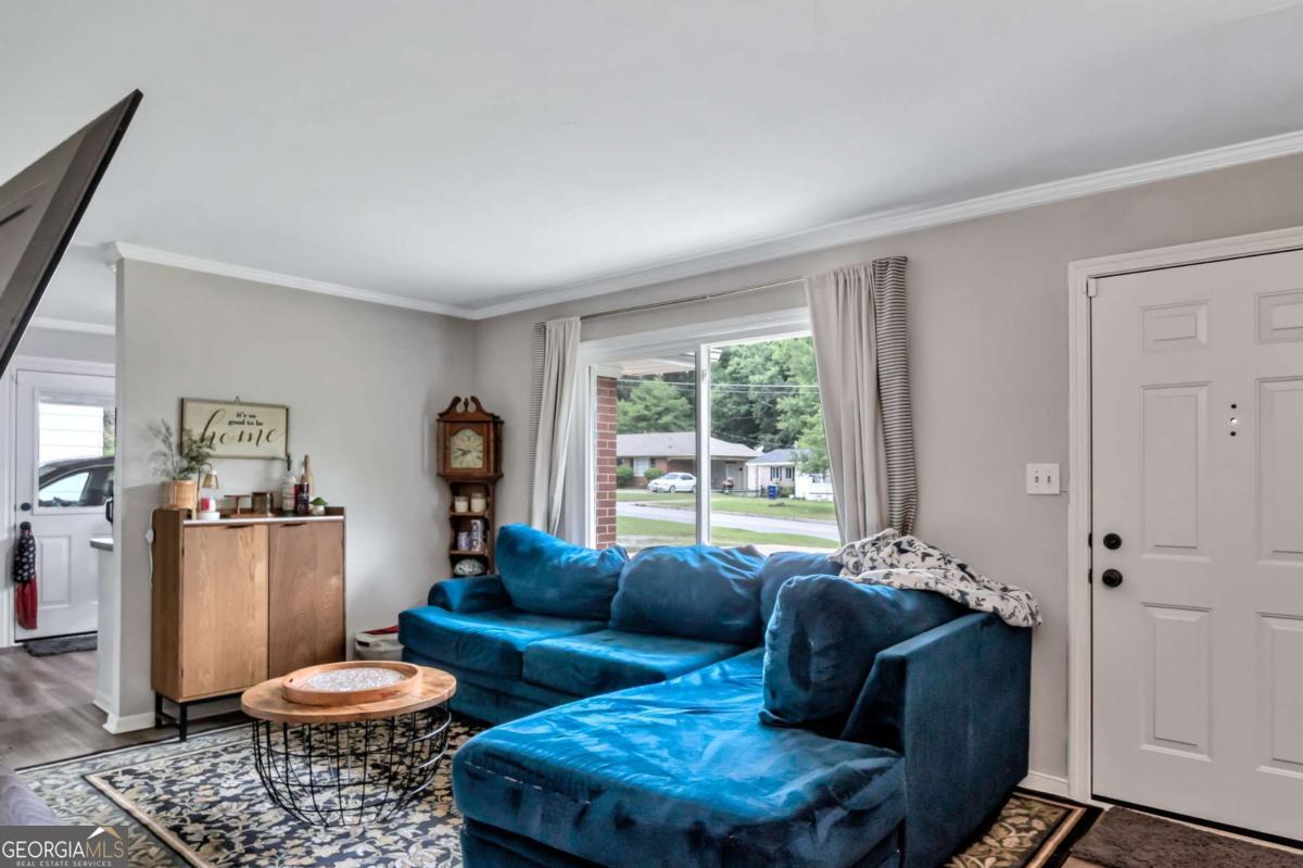 1104 Parkview Drive Property Photo 3